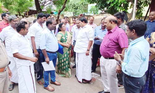கள்ளர் பள்ளியில்  அமைச்சர் ஆய்வு