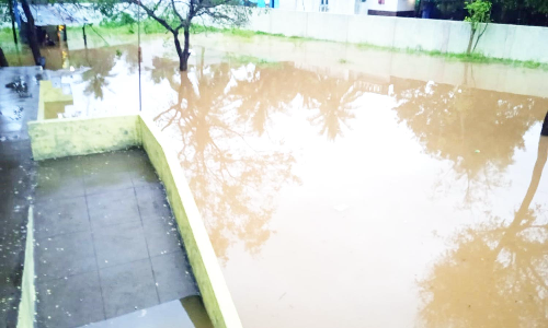 பள்ளியில் புகுந்த வெள்ளம்