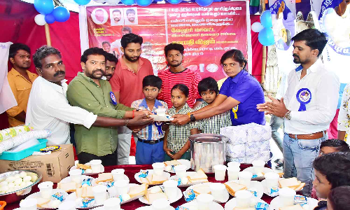 சிறுவர்களுக்கு ரொட்டி, பிஸ்கட், பால் வழங்கும் திட்டம் தொடக்கம்