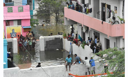 சென்னை-புறநகர் பகுதிகளில் கனமழை: 1000 வீடுகளில் தண்ணீர் புகுந்தது