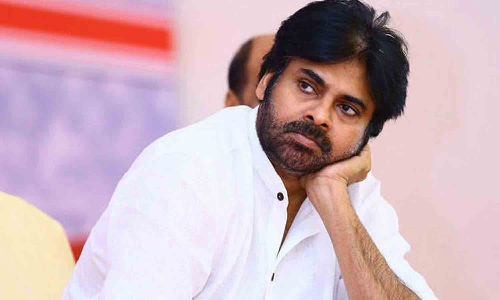 சினிமா பாணியில் காரின் மேல் அமர்ந்து சாகசம்: நடிகர் பவன் கல்யாண் மீது வழக்குப்பதிவு