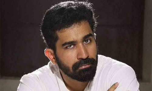 நாடக கலைஞர்களுடன் குத்தாட்டம் போட்ட விஜய் ஆண்டனி