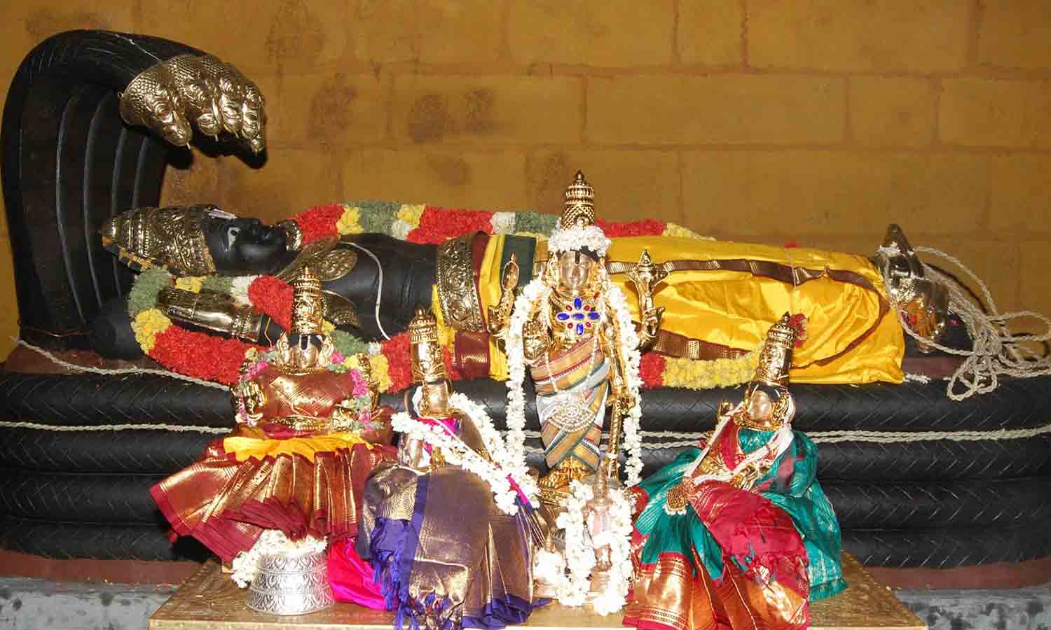 வைகுண்ட ஏகாதசி: ஸ்ரீரங்கம் ரெங்கநாதர் கோவிலில் முகூர்த்தக்கால் நடும் நிகழ்ச்சி இன்று நடக்கிறது