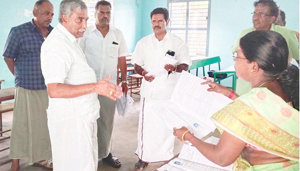 வாக்காளர் சேர்க்கை பணிகளை எம்.எல்.ஏ. ஆய்வு