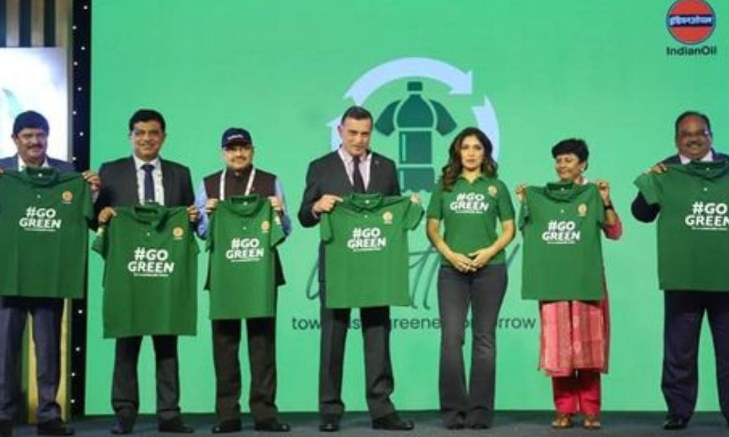 ஊழியர்களுக்கு பசுமை சீருடை- இந்தியன் ஆயில் நிறுவனம் அறிமுகப்படுத்தியது