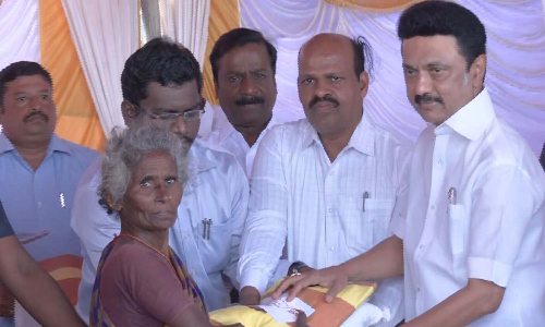 கடலூரில் கனமழை பாதிப்பு: வெள்ள சேதங்களை பார்வையிட்ட முதல்-அமைச்சர் நிவாரண உதவிகள் வழங்கினார்