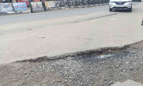 பல்லடத்தில்  மழையால் சேதமான சாலைகளை  சீரமைக்க கோரிக்கை