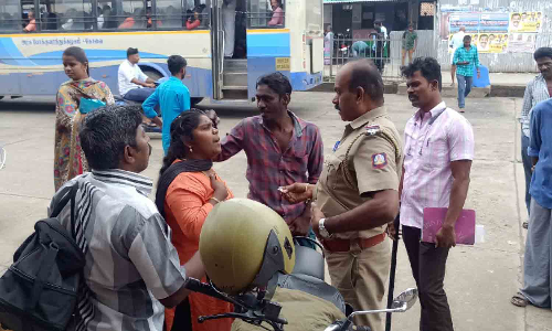 பல்லடம் பஸ் நிலையத்தில்  அதிகரிக்கும் குற்ற சம்பவங்களால் பயணிகள் அச்சம்