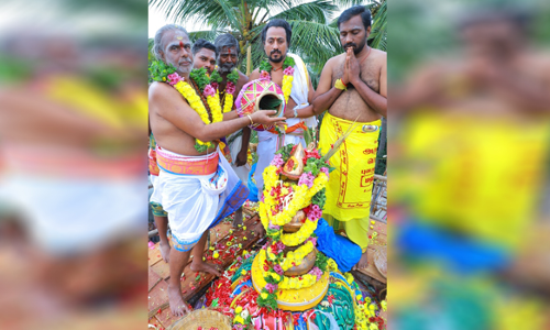 தாரமங்கலம் அருகே  800 ஆண்டுகள் பழமையான மீனாட்சி சொக்கநாதர் கோவில் கும்பாபிஷேகம்