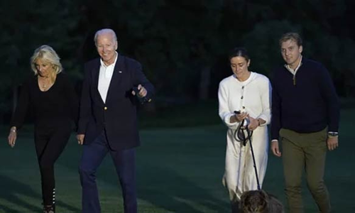 ஜோ பைடனின் பேத்திக்கு வெள்ளை மாளிகையில் திருமணம்