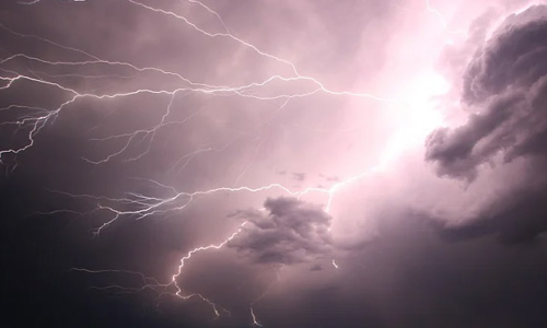 புதுக்கோட்டை  அருகே மின்னல் தாக்கி 3 பேர் உயிரிழப்பு