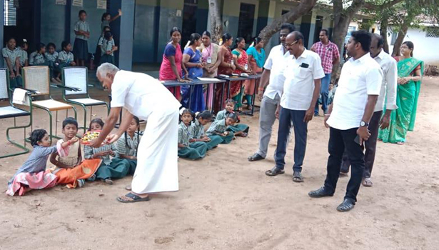 பொத்தனூர் அரசு பள்ளியில் குழந்தைகள் தின விழா