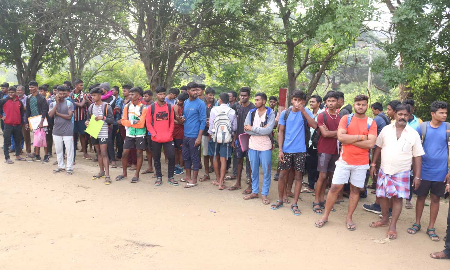 வேலூரில் ராணுவத்திற்கு ஆள் சேர்ப்பு முகாம் தொடங்கியது வேலூரில் ராணுவத்திற்கு ஆள் சேர்ப்பு முகாம் தொடங்கியது