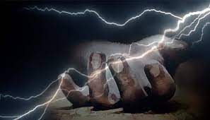 மின்னல் தாக்கி 3 பேர் பலி மின்னல் தாக்கி 3 பேர் பலி