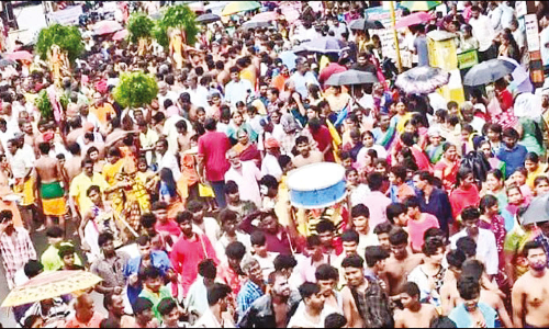 திருச்செங்கோட்டில் கோவில் திருவிழாக்களையொட்டி பக்தர்கள் ஊர்வலம்