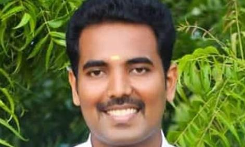 மோட்டார் சைக்கிள்-மொபட் நேருக்கு நேர் மோதல்: திருமணமான 7 நாட்களில் புதுமாப்பிள்ளை விபத்தில் பலி