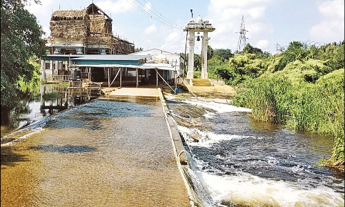 பாலாற்றங்கரை ஆஞ்சநேயர் கோவிலுக்கு செல்ல பக்தர்களுக்கு தடை