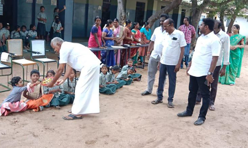 பொத்தனூர் அரசு பள்ளியில் குழந்தைகள் தின விழா