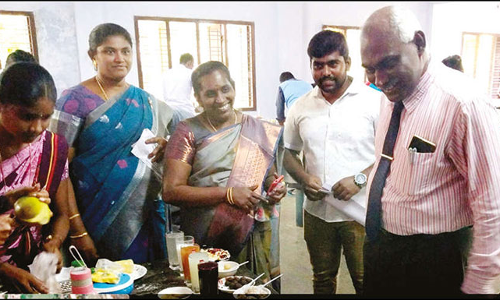 திருச்செந்தூர் ஆதித்தனார் கல்லூரியில் கழிவுகளில் இருந்து கலை -நெருப்பில்லா சமையல் போட்டிகள்