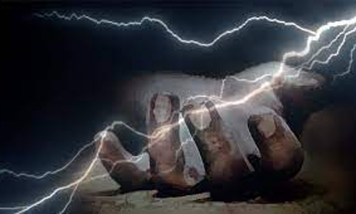 மின்னல்  தாக்கி  3 பேர் பலி