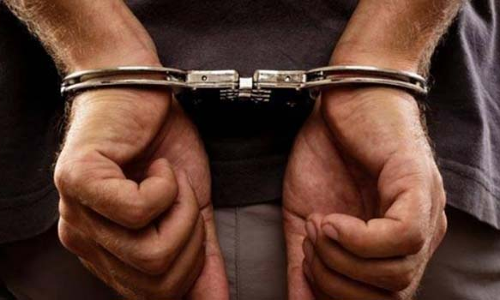 காதலித்த பெண்ணுடன் நெருங்கி பழகியதால் வாலிபரை எரித்து கொல்ல முயற்சி- முன்னாள் காதலன் கைது