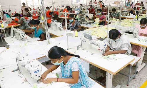 ஆடை உற்பத்தி ஆர்டர்களை பெற மத்திய அரசு பனியன் தொழில் மீது  சிறப்பு கவனம் செலுத்த வேண்டும் -  எச்.எம்.எஸ். மாநாட்டில் தீர்மானம்