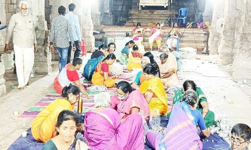 சோளிங்கர் ஸ்ரீ லட்சுமி நரசிம்மர் கோவில் உண்டியலில் ரூ.30.94 லட்சம் வசூல்