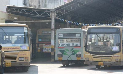 டிரைவர்-கண்டக்டர்கள் பயணிகளிடம் மரியாதையுடன் நடந்து கொள்ள வேண்டும்: போக்குவரத்து துறை உத்தரவு