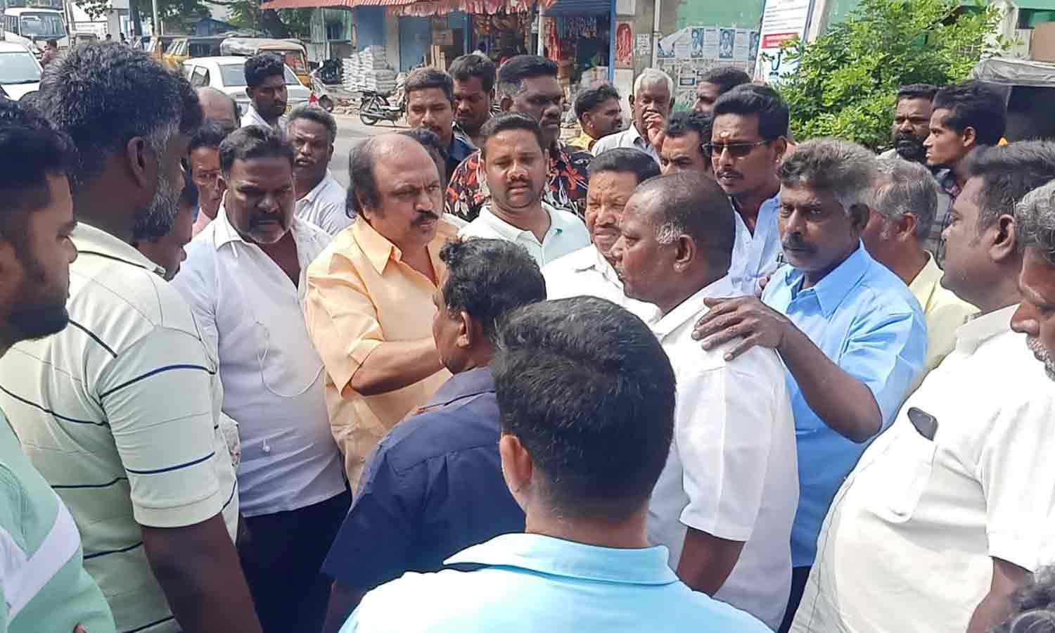 ஏழை மக்கள் பயன்பாட்டிற்க்கு திருமண மண்டபம்- கென்னடி எம்.எல்.ஏ. ஏழை மக்கள் பயன்பாட்டிற்க்கு திருமண மண்டபம்- கென்னடி எம்.எல்.ஏ.