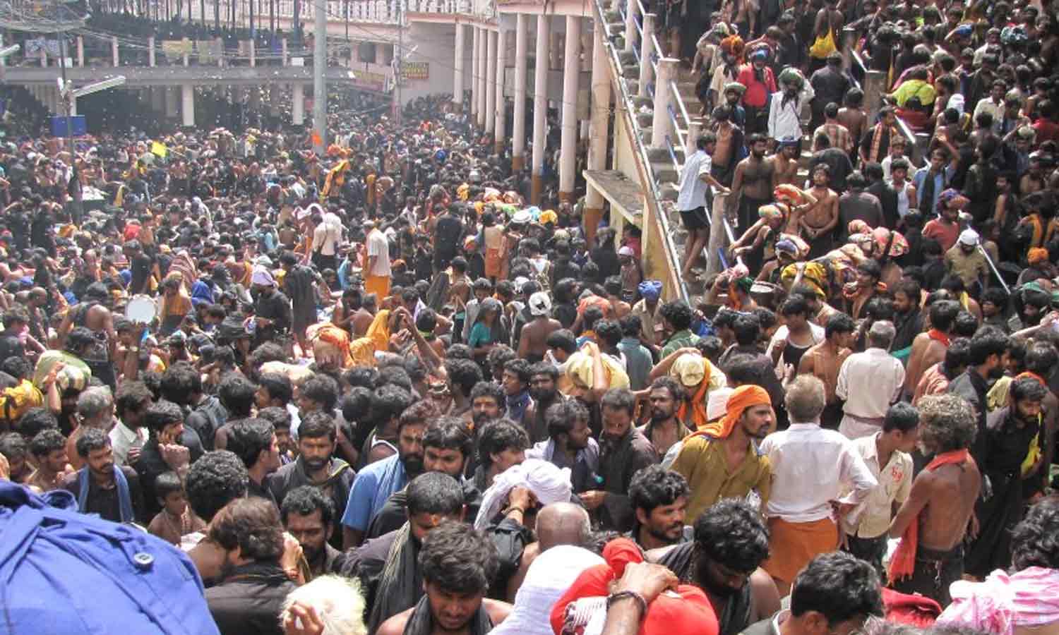 சபரிமலையில் ஏற்கனவே உள்ள நடைமுறையே தொடரும்- அறிவுறுத்தலை வாபஸ் பெற்றது கேரள அரசு சபரிமலையில் ஏற்கனவே உள்ள நடைமுறையே தொடரும்- அறிவுறுத்தலை வாபஸ் பெற்றது கேரள அரசு