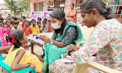 குழந்தைகள் தின விழாவில் பல் மருத்துவ முகாம்