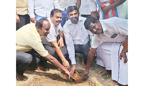 அரசு பள்ளியில் சமையலறை கட்டிடம் கட்ட அடிக்கல் நாட்டு விழா