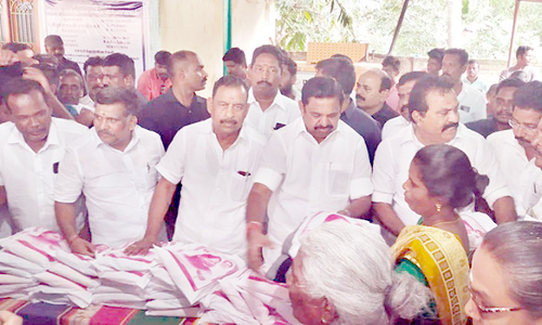 மழையால் பாதிக்கப்பட்ட குடும்பங்களுக்கு நிவாரணம்