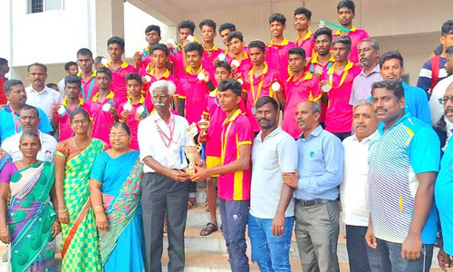 மாவட்ட தடகள போட்டியில் கலைவாணி பள்ளி சாம்பியன்