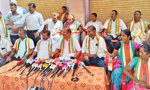 சத்தியமூர்த்தி பவனில் நடந்த மோதலுக்கு கே.எஸ்.அழகிரியே காரணம்-நெல்லையில் நிர்வாகிகள் பேட்டி