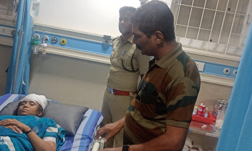 சி.ஆர்.பி.எப் மையத்தில் பெண் அதிகாரியை தாக்கிய காட்டு யானை