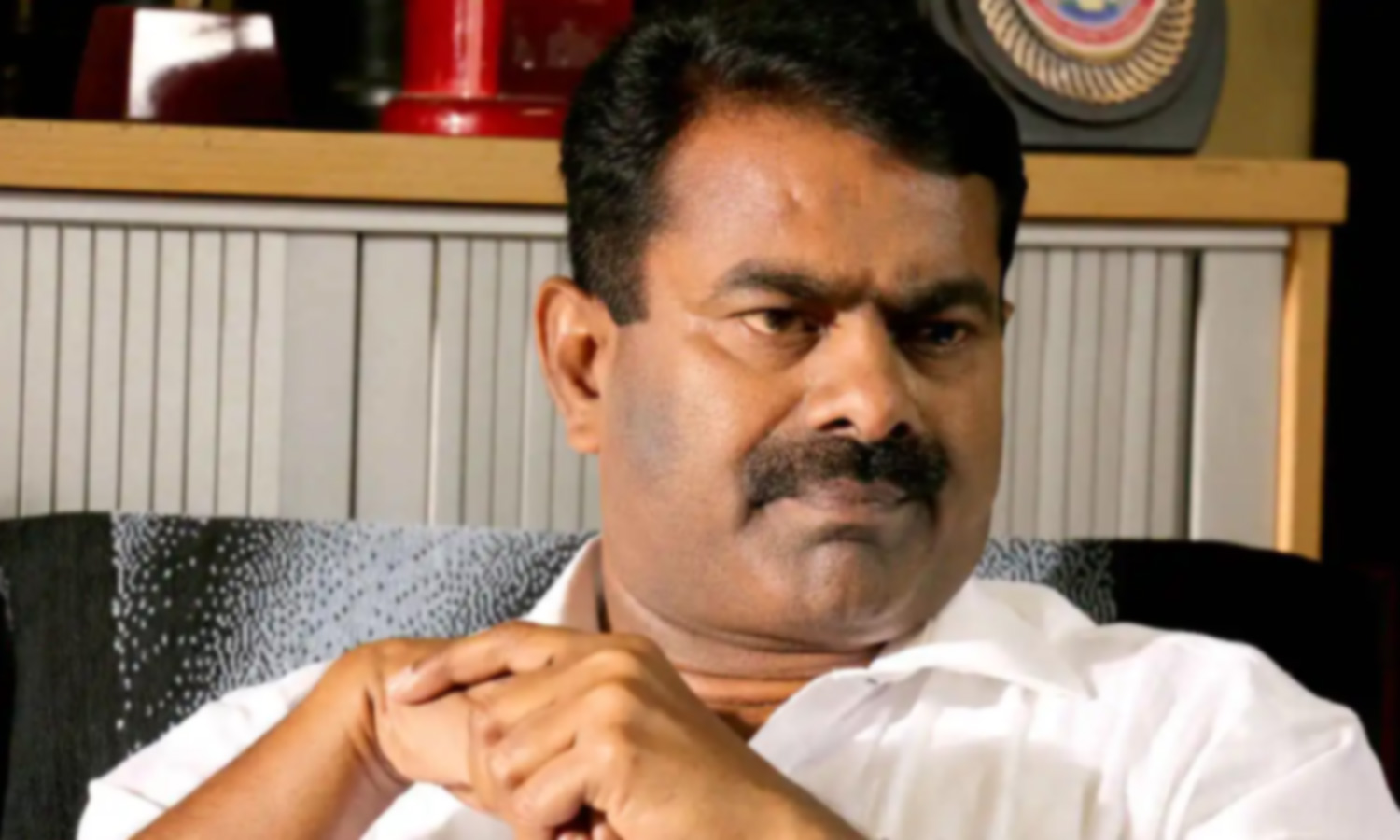 6 பேர் விடுதலையை எதிர்க்கும் மத்திய அரசின் சீராய்வு மனுவுக்கு எதிராக வாதிடுவோம்- சீமான் 6 பேர் விடுதலையை எதிர்க்கும் மத்திய அரசின் சீராய்வு மனுவுக்கு எதிராக வாதிடுவோம்- சீமான்