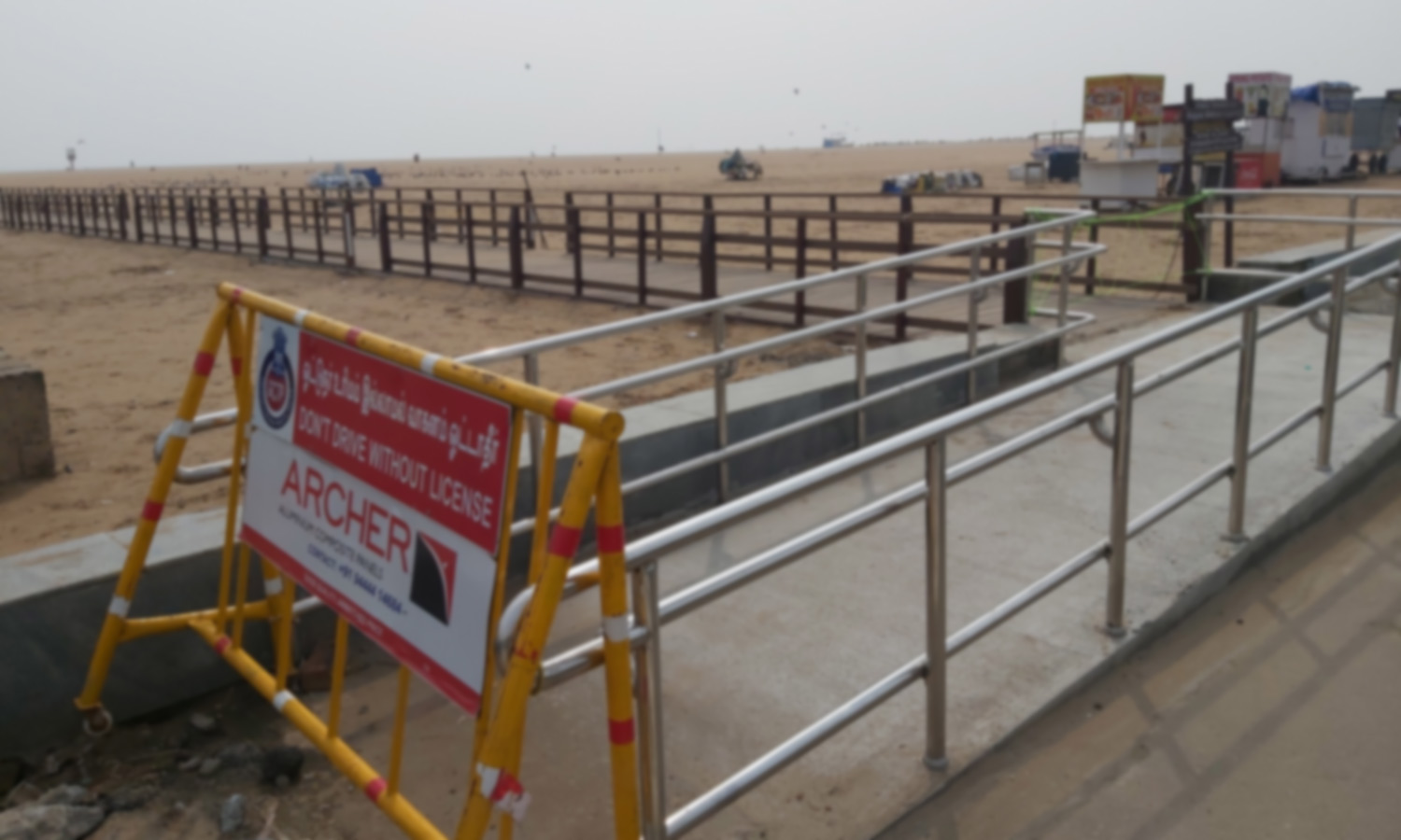 மெரினாவில் கடல் அழகை ரசிக்க மாற்றுத்திறனாளிகளுக்கு சிறப்பு நடைபாதை வசதி மெரினாவில் கடல் அழகை ரசிக்க மாற்றுத்திறனாளிகளுக்கு சிறப்பு நடைபாதை வசதி