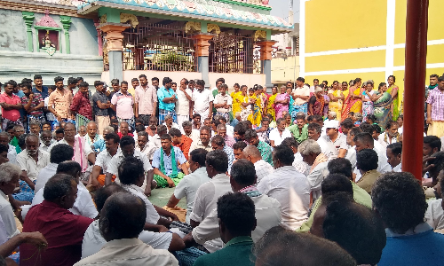 வீட்டை இடித்ததால் தற்கொலை முயற்சி- பார்வையற்ற தம்பதிக்காக கிராமமே ஒன்று சேர்ந்த நெகிழ்ச்சி