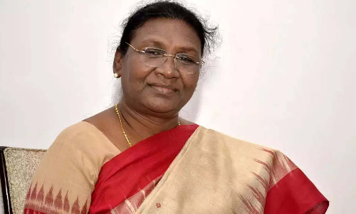 காந்திகிராம பல்கலைக்கழகத்தில் பட்டமளிப்பு விழாவிற்கு ஜனாதிபதி திரவுபதி முர்மு வருகை