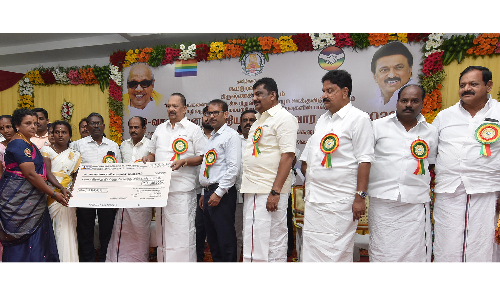 ரூ.220 கோடி பயிர் கடன் இலக்கு நிர்ணயிக்கப்பட்டு   நடப்பாண்டு இதுவரையில்   ரூ.111.35 கோடி பயிர் கடன் விநியோகம்  -அமைச்சர் ஆர்.காந்தி தகவல்