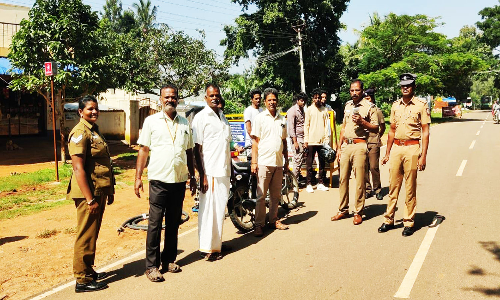 ஏலகிரி மலையில் விதிமுறைகளை மீறிய 45 வாகனங்களுக்கு அபராதம்