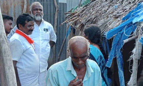 மீஞ்சூர் அருகே மழையால் தொகுப்பு வீடுகள் சேதம்