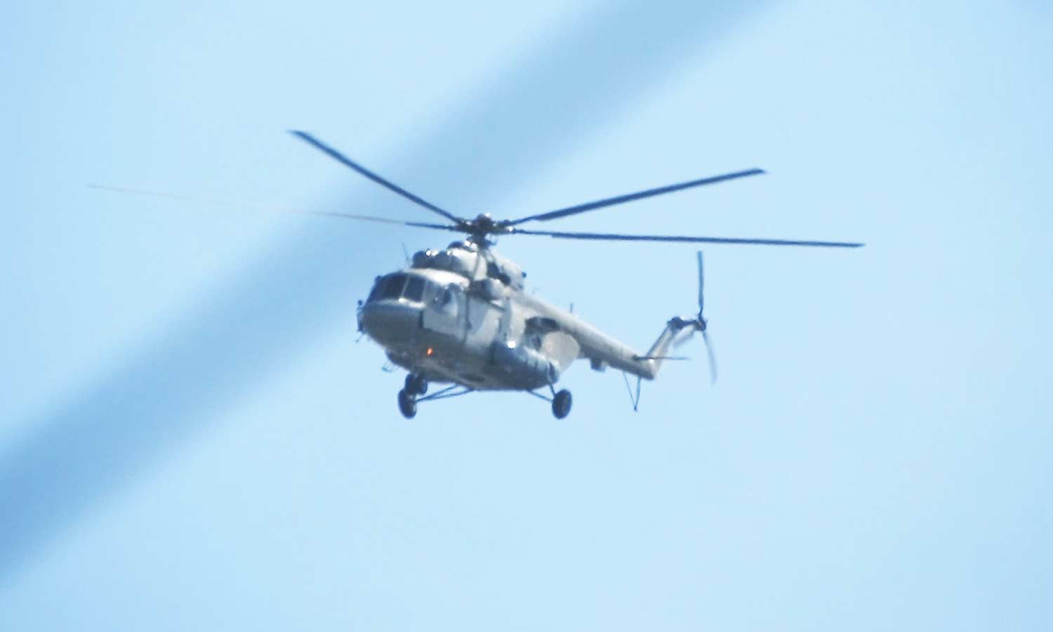 கொடைக்கானல் மலைப்பகுதியில் வட்டமடித்த ஹெலிகாப்டரால் பரபரப்பு கொடைக்கானல் மலைப்பகுதியில் வட்டமடித்த ஹெலிகாப்டரால் பரபரப்பு