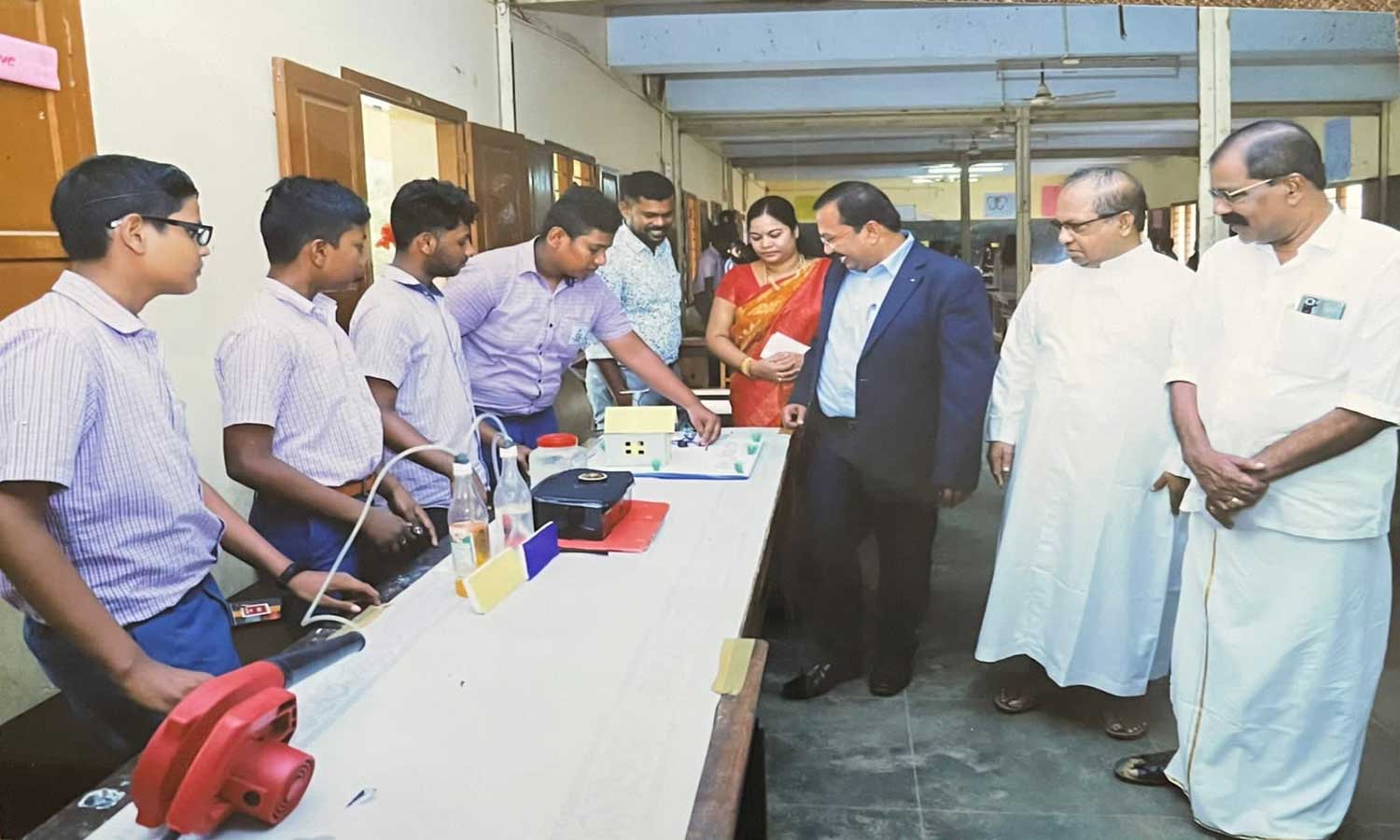 கன்னியாகுமரி பள்ளியில் மாணவ-மாணவிகளின் 150 படைப்புகள் அடங்கிய அறிவியல் கண்காட்சி