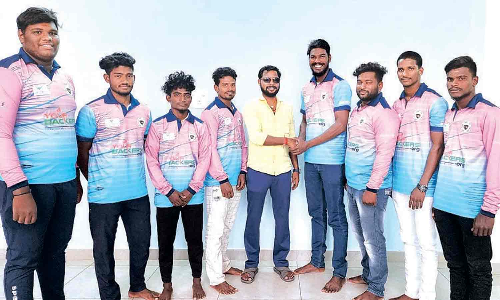 கிரிக்கெட் வீரர்களுக்கு சீருடை