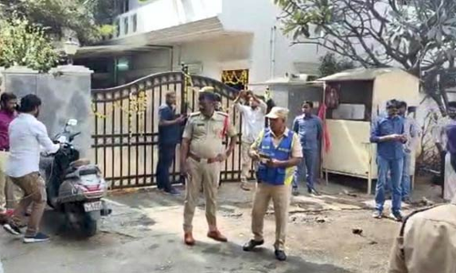 சந்திரசேகரராவ் மகளுக்கு எதிரான கருத்து- பா.ஜ.க., எம்.பி. வீட்டை சூறையாடிய டி.ஆர்.எஸ். கட்சியினர்