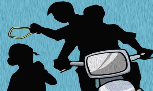 ராஜாக்கமங்கலம் அருகே முகவரி கேட்பது போல் பெண்ணிடம் நகை பறிப்பு