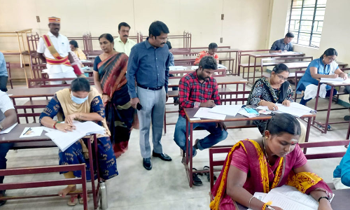 விழுப்புரம் மாவட்டத்தில் 23  மையங்களில் குரூப்-1  தேர்வு இன்று நடந்தது