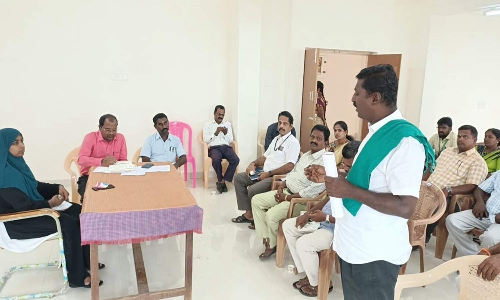 வங்கிகளில் கடன் தர அதிகாரிகள் அலைக்கழிப்பு